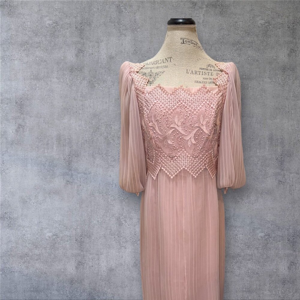 Miss Elliette Blush Pink Empire Waist Vintage Lace & Lined Pleated Dress Size 14